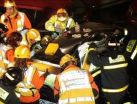 Un fallecido y tres heridos en un accidente frontal en la M-501