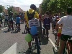 Carabanchel celebra la fiesta de la bicicleta a pesar de que el ayuntamiento la había prohibido