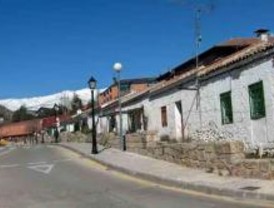 Un muerto en Manzanares el Real tras el choque frontal entre una furgoneta y un turismo