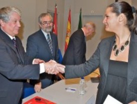 Más de cien alumnos de la última promoción de sumilleres y maestresalas de la Cámara recogen sus diplomas