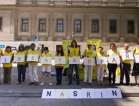 Grafiti solidario para pedir la libertad de las activistas iraníes