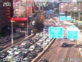 Retenciones por la vuelta de vacaciones en los accesos a Madrid