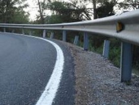 Un motorista se secciona el tórax al chocar con un guardarraíl en Chinchón