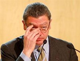 Gallardón se queda en la Alcaldía y apoya a Rajoy