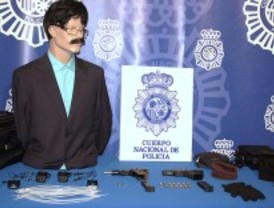 Atracaban bancos con peluca y bigote