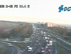 Una incidencia retiene el tráfico en la M-607