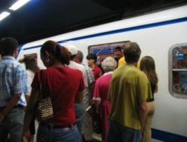 Dos averías cortan la línea 6 metro más de una hora