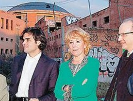 Aguirre visita la cárcel de Carabanchel para reclamar los terrenos