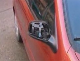 Lanzan piedras y adoquines contra varios vehículos en Vallecas