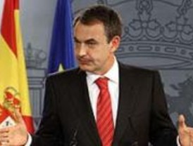 Zapatero disuelve las Cortes y confirma que habló con ETA tras el atentado de Barajas