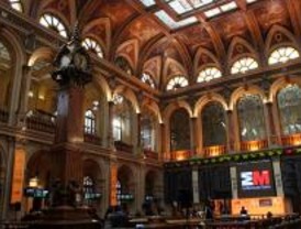 La Bolsa cierra con una subida tras el respaldo europeo a bancos y ahorradores