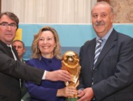Del Bosque vuelve a ser el mejor seleccionador del mundo por segundo año