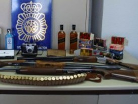 Detenidos mientras robaban en trasteros