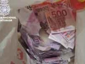 Pillados in fraganti en Boadilla al intentar realizar el timo de los billetes tintados