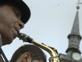 Los músicos callejeros se unen para sobrevivir