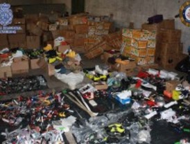 La Policía se incauta de 200.000 falsificaciones