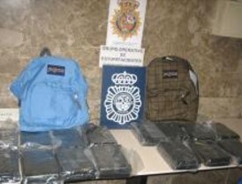 Detenidos cuatro trabajadores de Barajas acusados de introducir cocaína