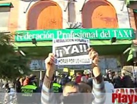 Incidentes en la visita de Gallardón a los taxistas