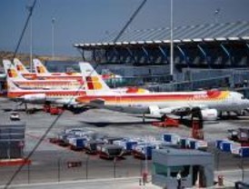 Segunda jornada de importantes retrasos en Barajas