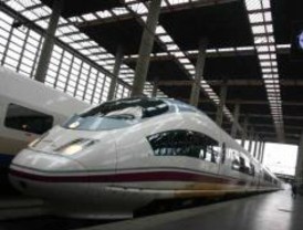 400.000 viajeros utilizan los AVE Barcelona-Madrid en casi un mes