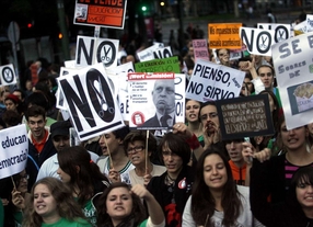 CCOO convoca una "inevitable" huelga general de enseñanza contra la LOMCE