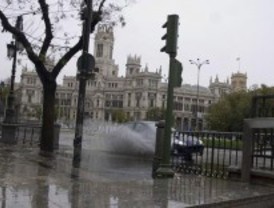 La tromba de agua obliga a los Bomberos a realizar medio centenar de salidas