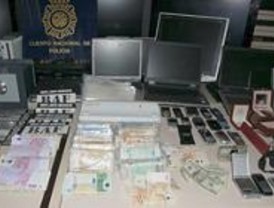 La Guardia Civil detiene a tres 'especialistas' en el hurto en superficies comerciales