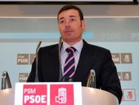 Tomás Gómez limpia de críticos la Asamblea y la agrupación de Móstoles