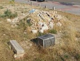 Los vecinos de Carabanchel denuncian el abandono del parque 'Manolito Gafotas'