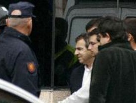 Salen en libertad el hijo y la mujer del ex jefe de Policía Local de Coslada