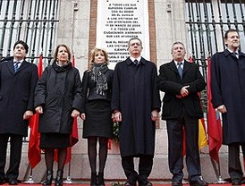 Silencio y tristeza en el homenaje a las víctimas