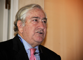 Rodríguez dice que en el "caso hipotético" de que se permita la externalización hospitalaria no se va hacer