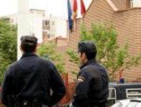 Dos policías de Coslada salen de prisión tras pagar la fianza