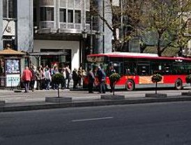 Retrasos de una hora en ocho líneas por la huelga de EMT