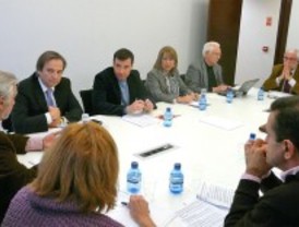 El PSM acusa a Aguirre de condenar a la Comunidad con los 'presupuestos del Tea Party'