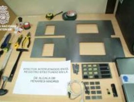 Detenidos dos búlgaros por clonar tarjetas de crédito
