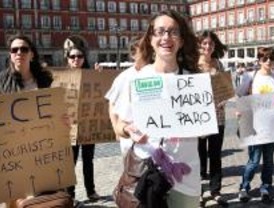 Informadores turísticos protestan por el despido de 60 compañeros