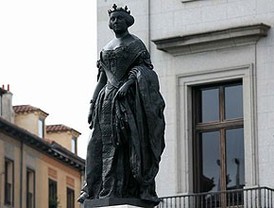 Isabel II recupera su espacio
