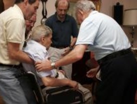 Huelga indefinida de la ayuda a domicilio en seis municipios