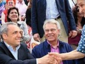 Felipe González critica que Simancas hable de derechos y no de obligaciones