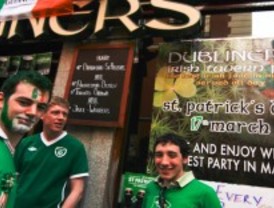 San Patricio tiñe Madrid de verde
