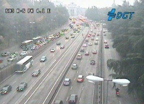 Un accidente en la M-23 colapsa el tráfico en la ciudad