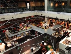 El nuevo Mercado de San Antón reabre tras cuatro años de obras