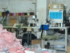 La policía desmonta un taller clandestino donde se trabajaba más de 12 horas