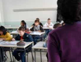 La Comunidad rectifica y anuncia que sí habrá oposiciones a maestro este año