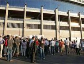 La afición atlética, dispuesta a llegar a los tribunales para frenar la venta del Calderón