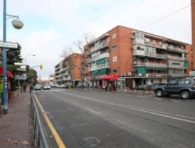 Agentes de Leganés asesoran a los comerciantes