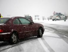 Fomento mejorará el protocolo ante nevadas y la información sobre vuelos