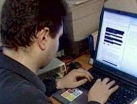 Los hombres prefieren ver la tele y las mujeres hablar por teléfono