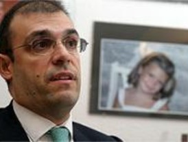 El Defensor del Menor ganará lo mismo que un consejero
